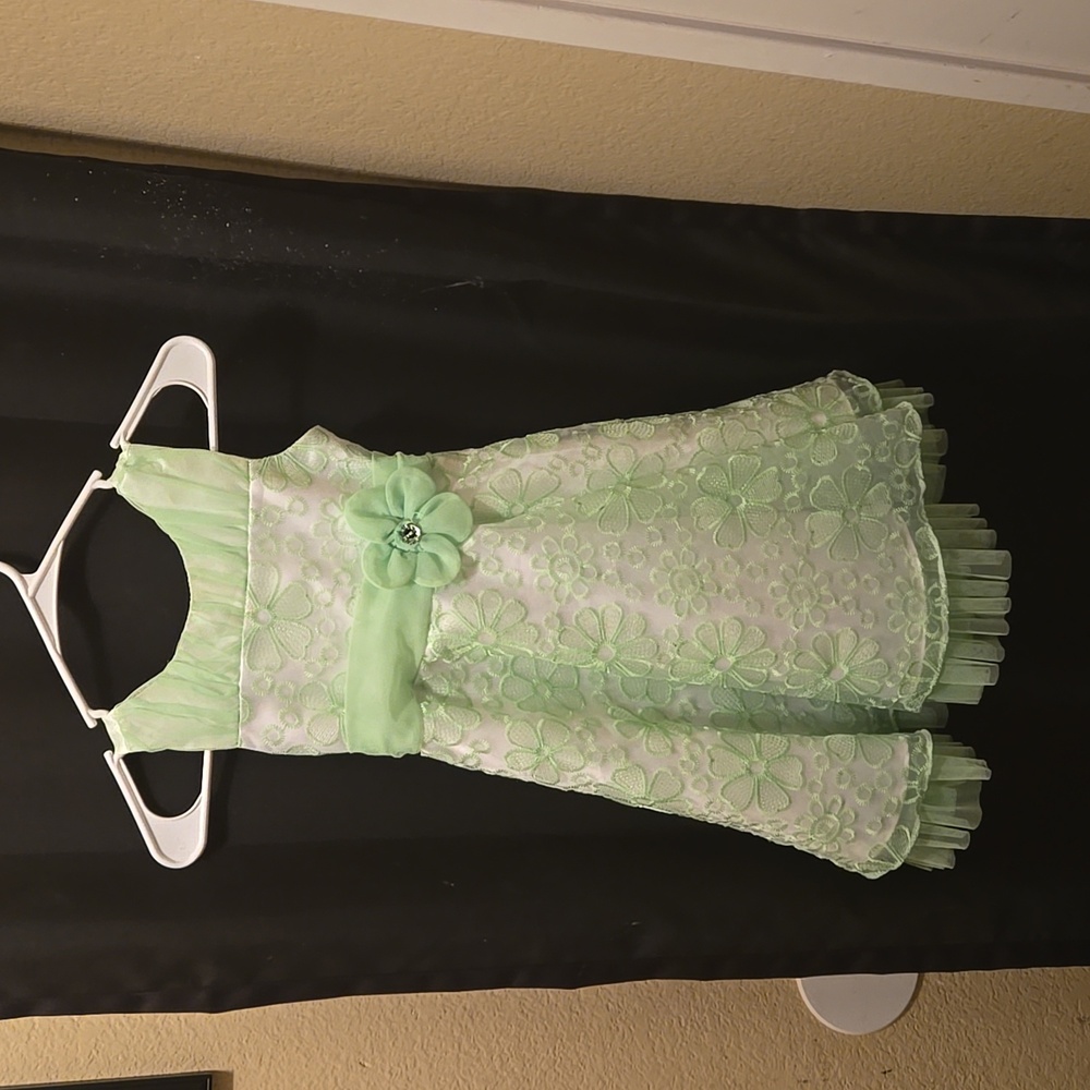 Girls dress